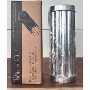 NIB Pampered Chef  Bread Tube Flower #1565 Scalloped